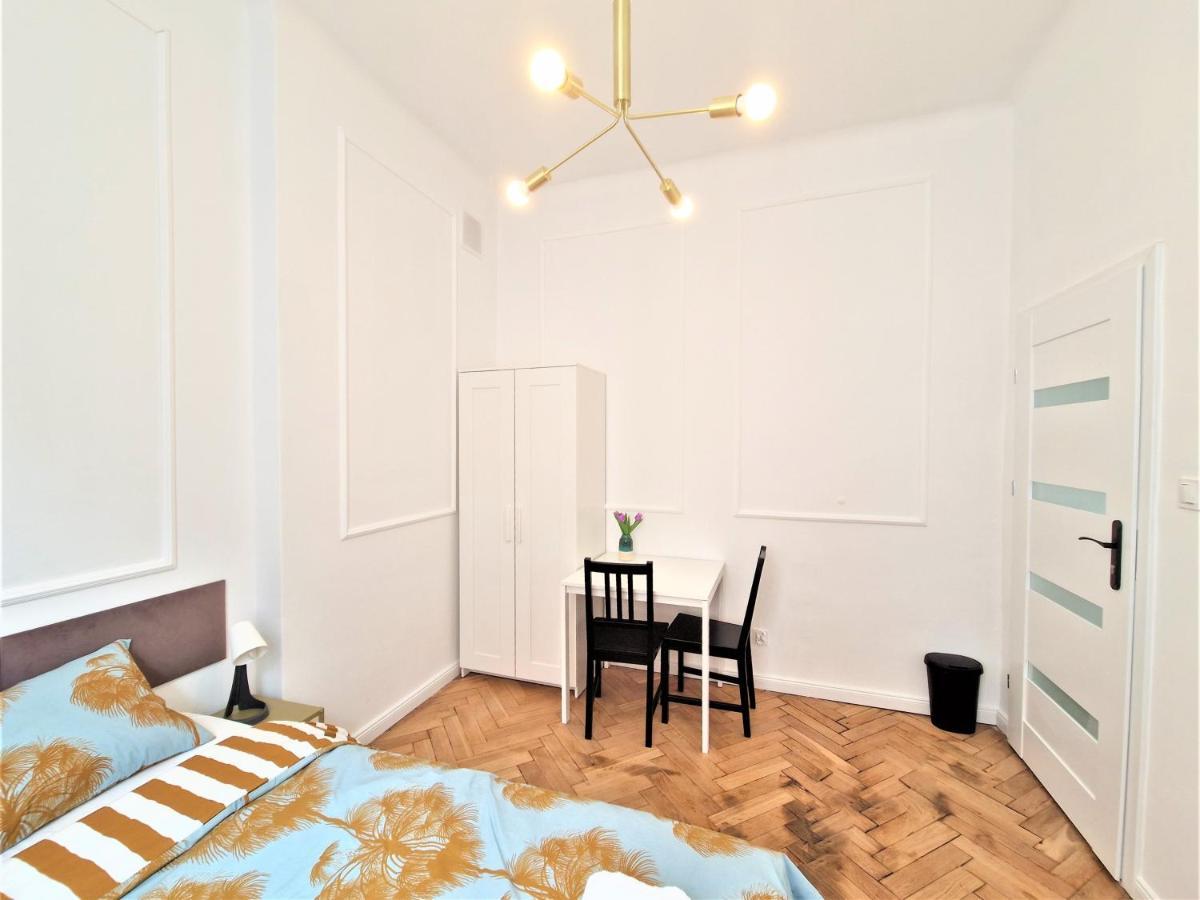 J&W Apartments Swietojanska Rooms Варшава Экстерьер фото