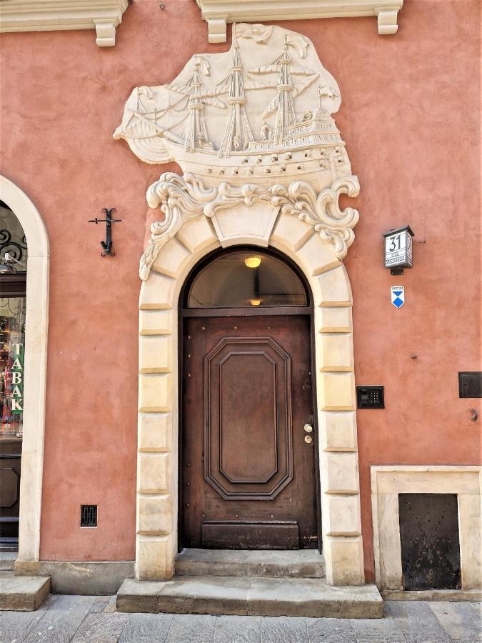 J&W Apartments Swietojanska Rooms Варшава Экстерьер фото