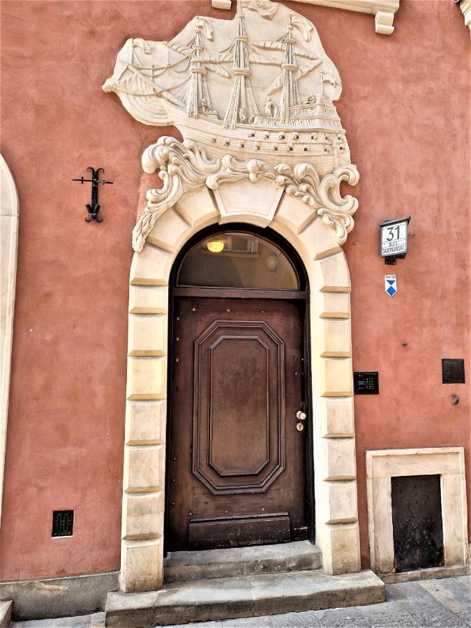J&W Apartments Swietojanska Rooms Варшава Экстерьер фото