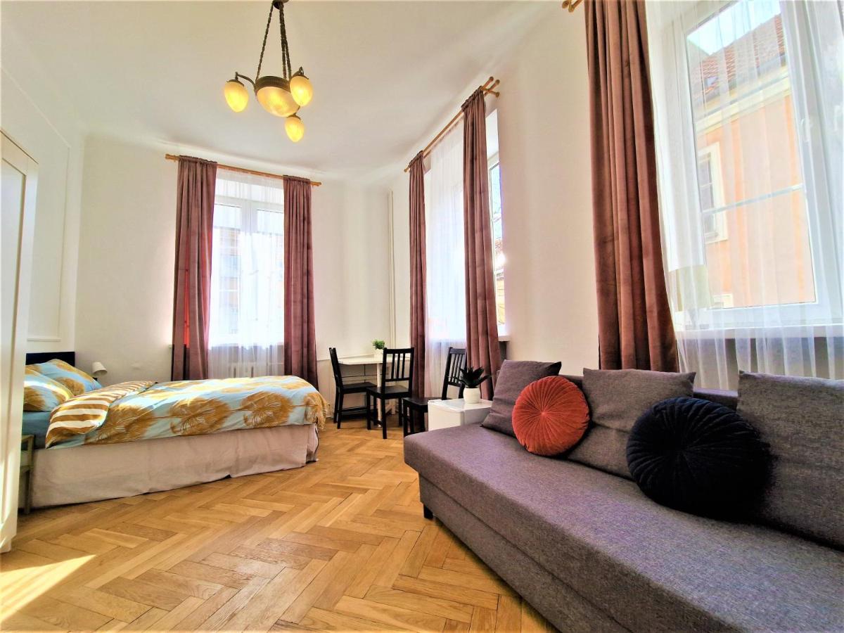 J&W Apartments Swietojanska Rooms Варшава Экстерьер фото