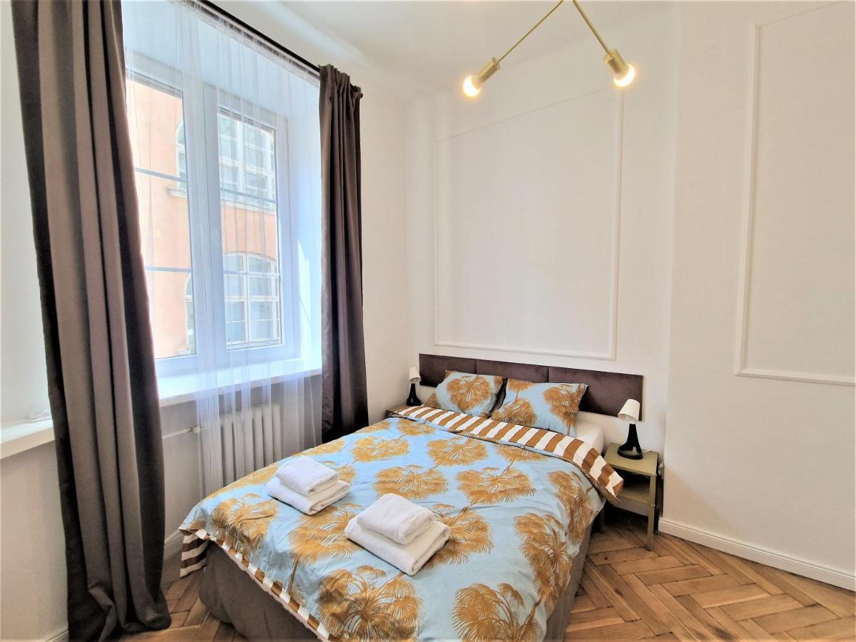 J&W Apartments Swietojanska Rooms Варшава Экстерьер фото