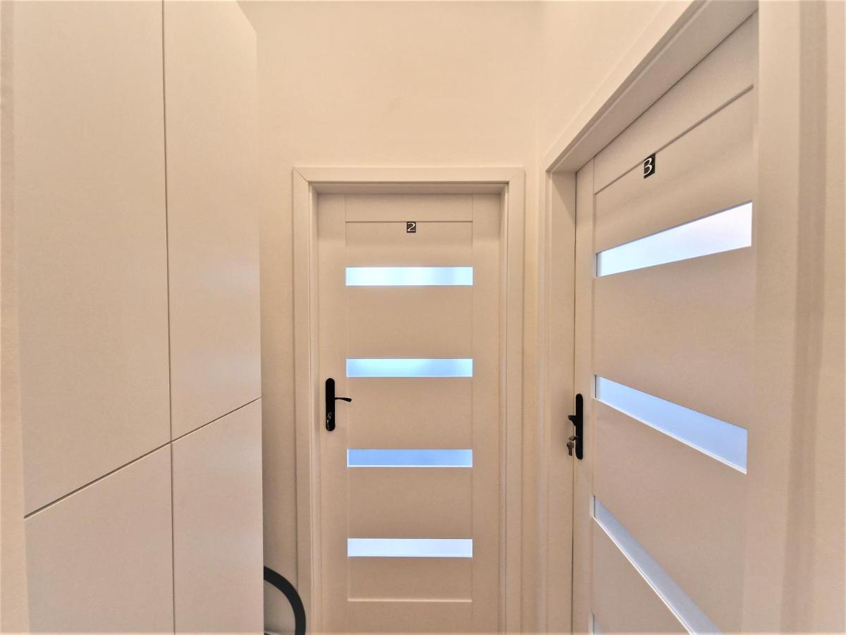 J&W Apartments Swietojanska Rooms Варшава Экстерьер фото