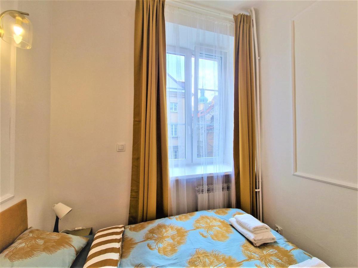J&W Apartments Swietojanska Rooms Варшава Экстерьер фото